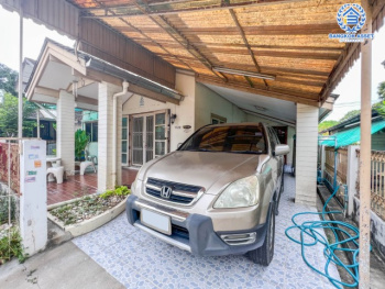 *****บ้านแฝดมือสองย่านปทุมธานี ม.พหลโยธิน64 พหลโยธิน เนื้อที่กว้างขวางถึง 40 ตร.ว. ฟังก์ชัน 3 ห้องนอน 2 ห้องน้ำ 2 ที่จอดรถ บรรยากาศเงียบสงบ ปลอดภัย ถนนซอยกว้าง บนทำเลเยี่ยม เพียง 15 นาทีก็ถึงรถไฟฟ้าสายสีเขียว "สถานีคูคต" ใกล้เซียร์รังสิต